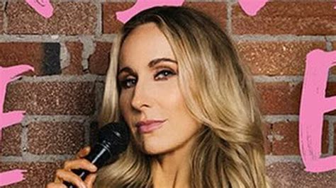 Nikki Glaser, 39, goes NUDE for latest PETA ad... after the。